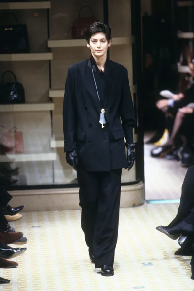 Look 27